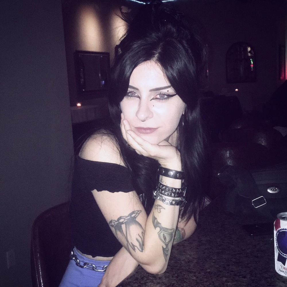 Meet your Posher, Lena